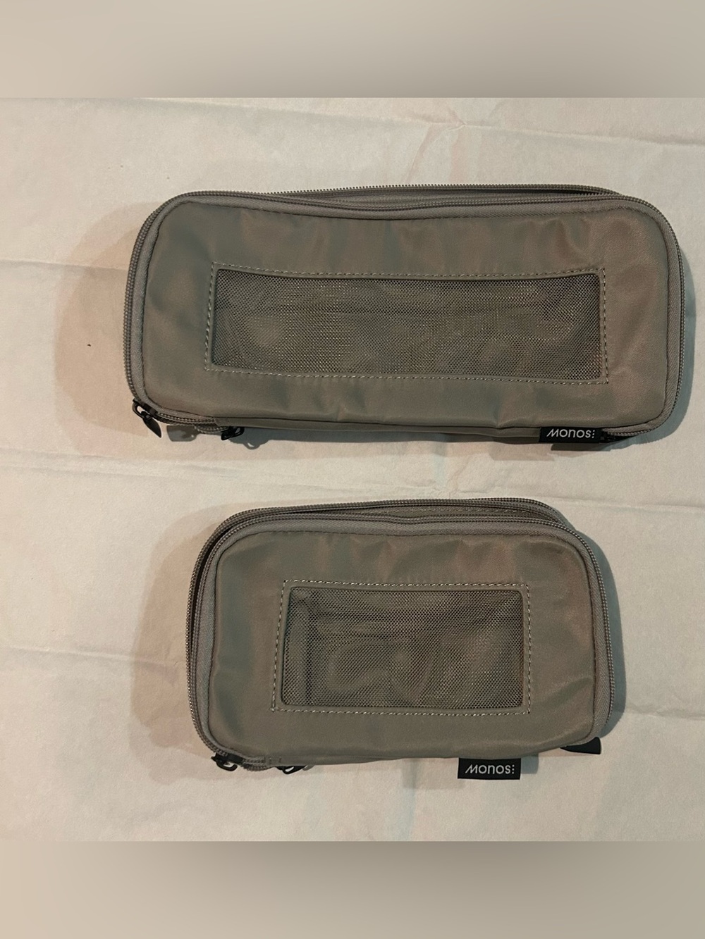 Monos NWOT beige toiletries extendable travel bag s12
